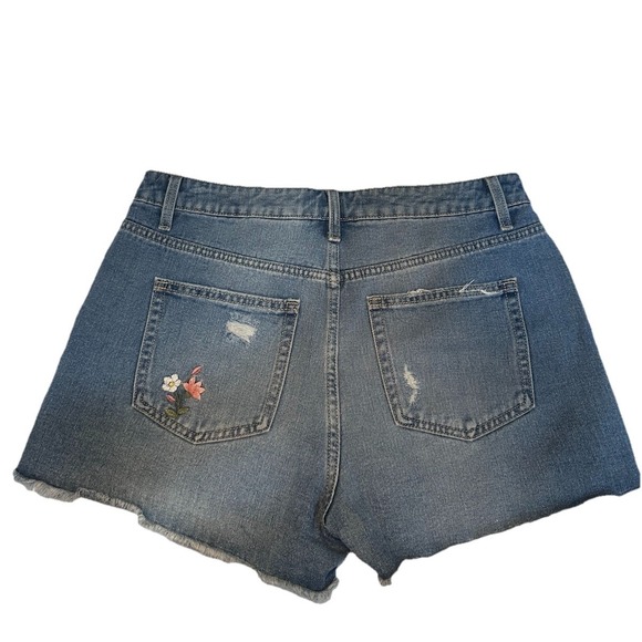 Time & True Jean Shorts Woman's Size 8 Blue Denim Distressed Embroidered Flowers - Picture 11 of 11